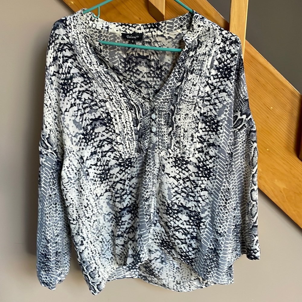 Snake pattern top
